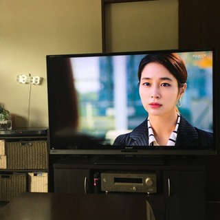 シャープAQUOSクアトロン60インチTV