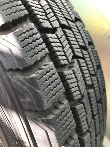 スタッドレスタイヤ　175/65R15 4本セット