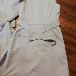 レディーススーツ4点セットの画像