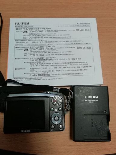 デジカメ(FUJIFILM　FinePix　F50fd)