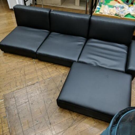 未使用品☆ローソファ3人掛け カウチ付 合成皮革 ブラック色※小さな剥がれあり