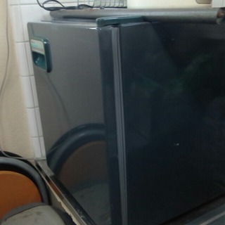 KOIZUMI社製　小型冷蔵庫　45cm□