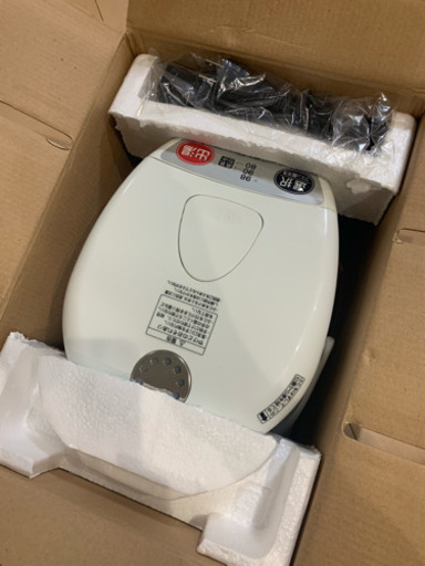 東芝電気保温ポット 白 未使用品
