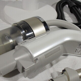 ☆地元のみ☆TOSHIBA トルネオ サイクロン式コードレスクリーナー　VC-CL1200 16年製の画像