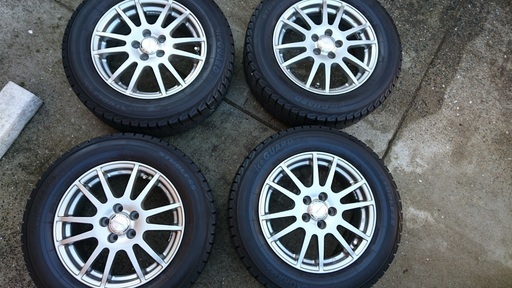 スタッドレスタイヤ１９５／６５Ｒ１５　ヨコハマｉｃｅＧＵＡＲＤｉＧ30＋５穴アルミホール付き(ナット付き)