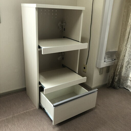 5000円で【新品・未使用・梱包あり】キッチン食器棚　レンジ台　収納　ホワイト木目