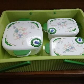 タッパー3個セット　カゴ