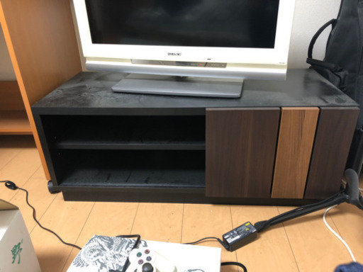 テレビとテレビボード