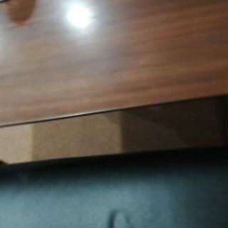 ダイニングテーブルの画像