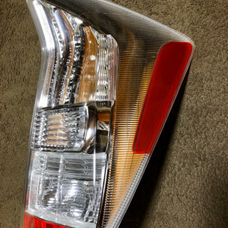 プリウス30系純正テールランプの画像