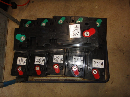 コムス駆動用バッテリー