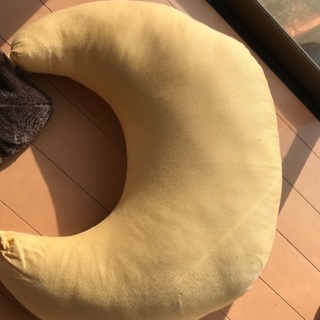 【12/31で処分します】ベビーバスと授乳クッションの画像