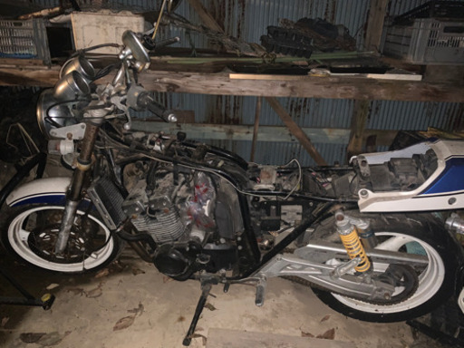 GSX400インパルス　GK79A レストア途中