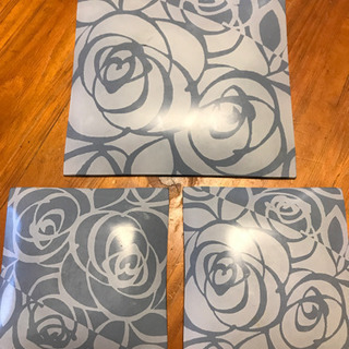 モノトーンのお皿セットの画像