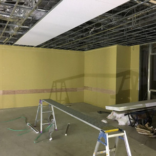 ☆【小牧市】内装職人！軽天、ボード、床、造作大工大募集！業界初週休２日制の画像