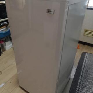 〜12/19まで！冷凍庫ストッカー100L 2017年製。