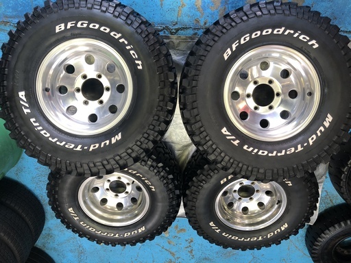 オフロードタイヤ　ジープワゴニア　スロット ディッシュ ホィール　ＵＳＡ製　６穴　ＢＦＧｏｏｄｒｉｃｈ　32×11.50Ｒ15ＬＴ　113Ｑ