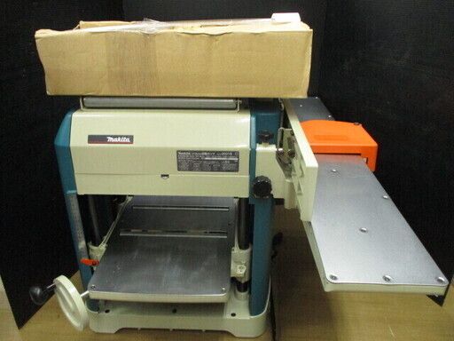 （引取限定 戸畑本店） マキタ　312mm自動カンナ 2013S 替刃式 美品 makita