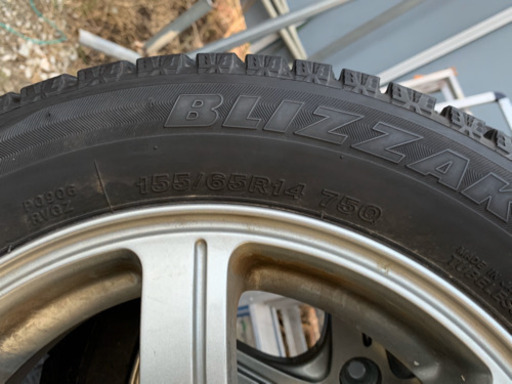 軽自動車用　スタッドレスタイヤ　ホイール付