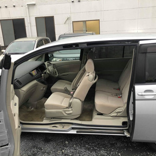 安い車 トヨタISIS 2007年 平成19年の画像