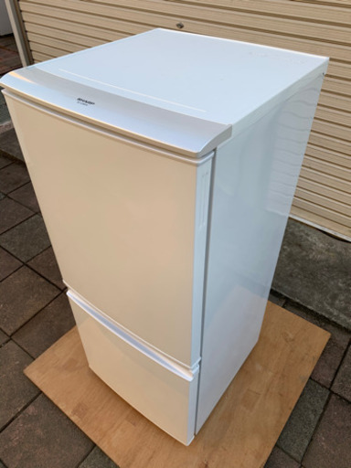 2013年製　SHAPE ノンフロン冷凍冷蔵庫　2ドア