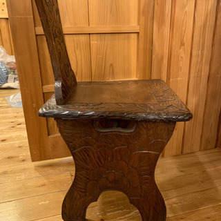 鎌倉彫　ダイニングチェアの画像