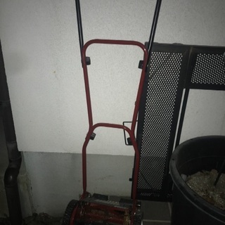 手動芝刈り機