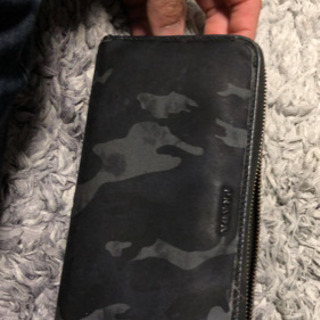 プラダラウンドファスナー長財布