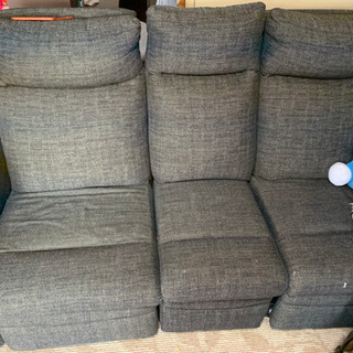 3〜4人用のソファの画像