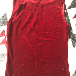 ワインレッド、ベロア生地タンクトップの画像