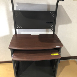 パソコンデスク◆ブラウン　コンセント付き