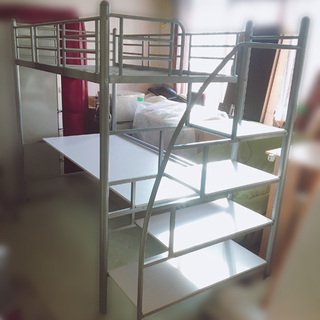 【自社配送は札幌市内限定】階段付き パイプロフトベッド シングル 約235×108×183cm ［倉庫保管］の画像