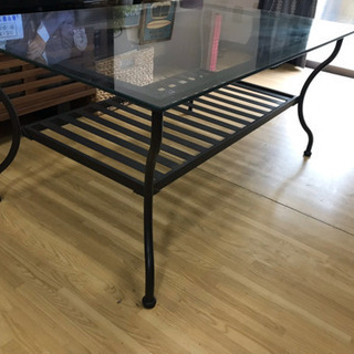 （取引き中）IKEA ガラステーブルの画像