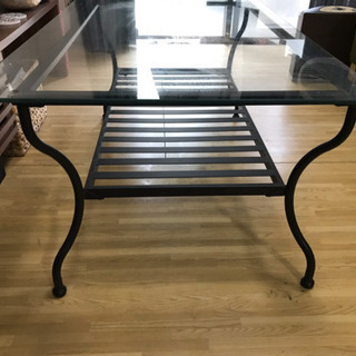 （取引き中）IKEA ガラステーブルの画像