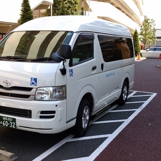 民間救急・介護タクシーで移送致します