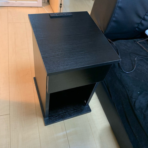 ナイトテーブル 2口コンセント