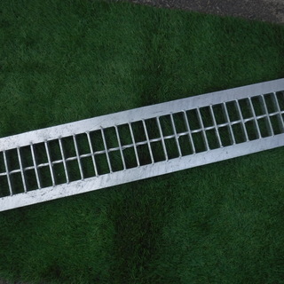 歩道用グレーチング
