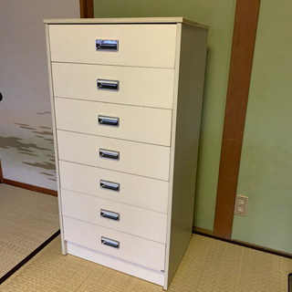 ガッツリ再々再値下げ　七段ハイチェスト　
