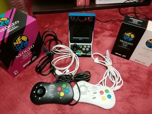 NEOGEO mini （ネオジオミニ）インターナショナル版コントローラ2つ+HDMIケーブル+持ち歩きバッグ全てセット　すぐ2人で遊べます！