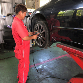 【緊急募集！】自動車整備士 月給230,000円以上 経験者求む 残業ほぼ無し 昇給ありの画像