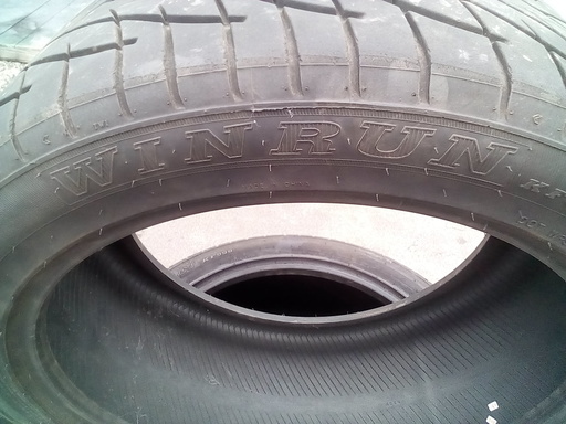 WINRUN 305/40R22