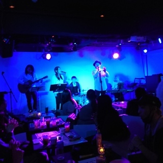 定年退職後の第二の人生「夢」叶えるライブダイニングバー