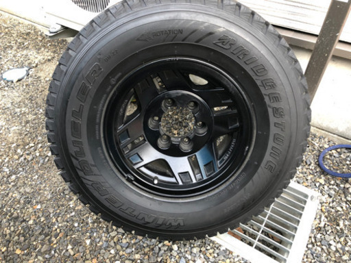 ◆ブリヂストン◆  スタッドレスタイヤ　4本セット　ランドクルーザー　265/70R15