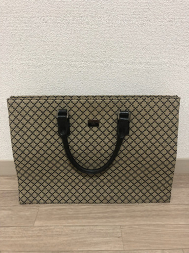 本日限定✨GUCCIビジネスバックが8.000円
