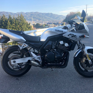 Yamaha FZ400