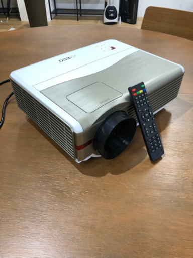 【特価！】ホームシアター用プロジェクター