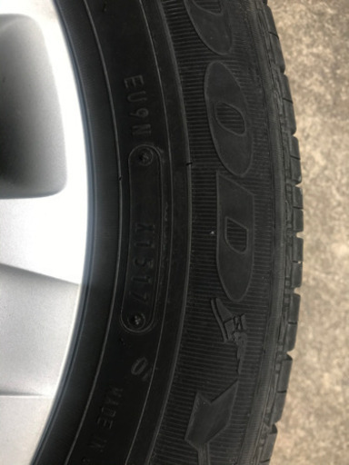 195/65R15です。  17年製　トヨタ　ヴォクシー　純正　タイヤ4本　15インチ
