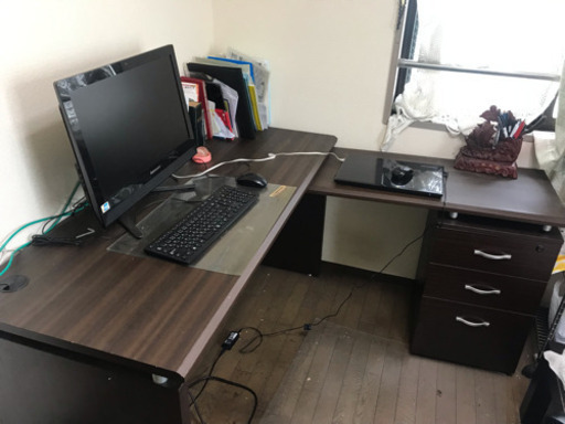 パソコンテーブル