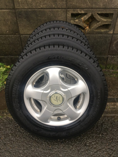 スタッドレス】12X4JJ 145/80R12 TOYO GARIT バリ山（軽トラで２シーズン使用） 手渡し可