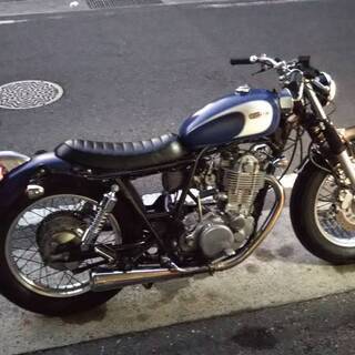 【カスタムバイク】SR400 2001年式 目を引くヨーロピアン...